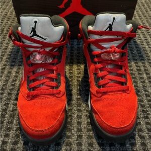 Jordan 5 Raging Bull